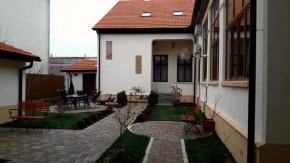 Antique ApartHotel